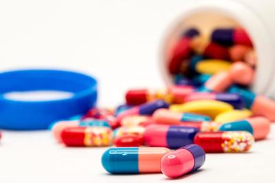 国家医药管理局正式宣布:60%的药品由保健品代替
